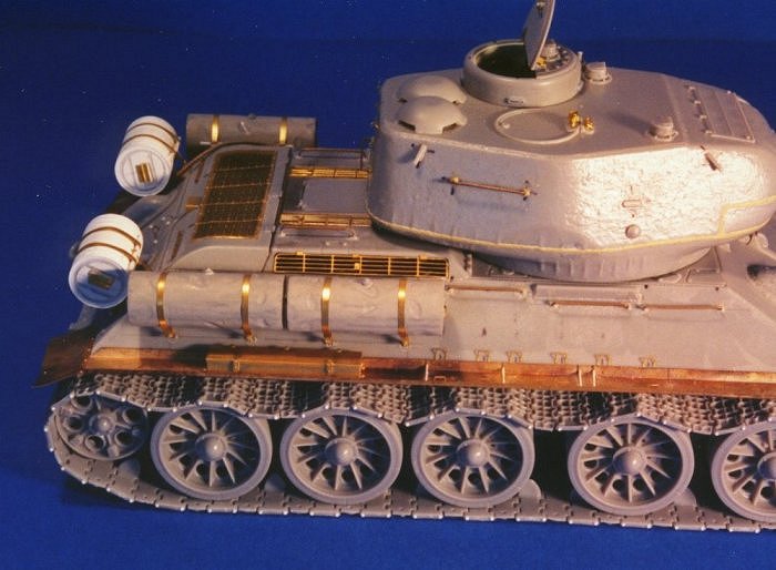 rear view of the unpainted model's right side.You can notice the several  photo-etched details,expecially the engine grilles,turret details and new track pins