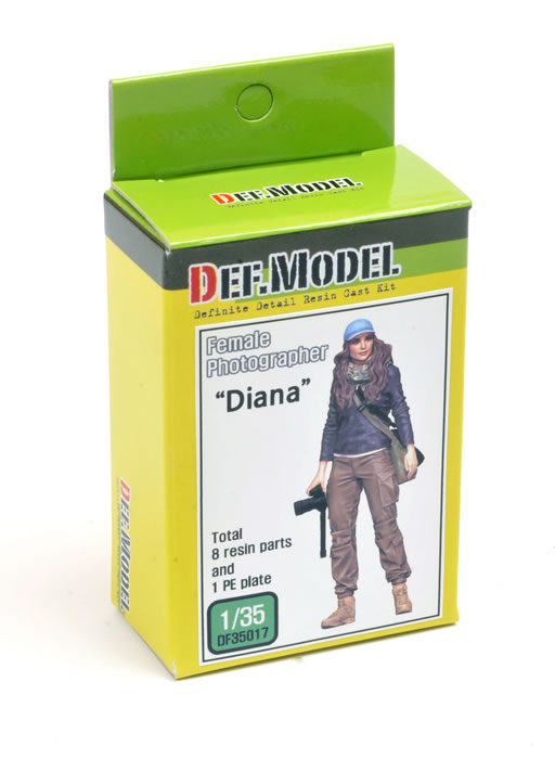 DEF.MODEL 1:35 1 FIGURE DF35017 Female Photographer "Diana" 