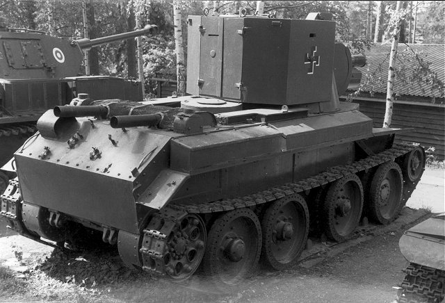 Eastern Express 1:35 Tank BT-7 Mod 1935 Early Version Model Kit #35108 